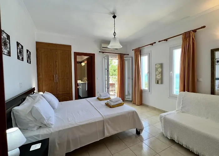 Korfos فيلة Skala (Kefalonia)