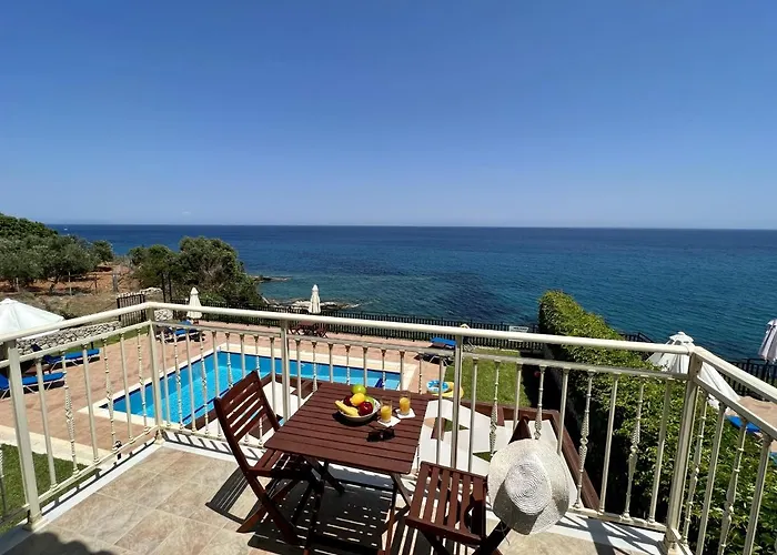 Korfos فيلة Skala (Kefalonia)